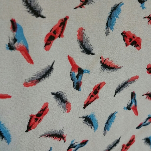 Pripe sleeveless tie / bow neck feather & bird print cream blouse - Picture 3 of 6